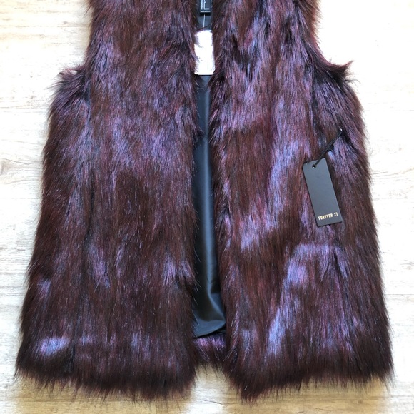 Forever 21 Faux Fur Vest - Picture 5 of 5